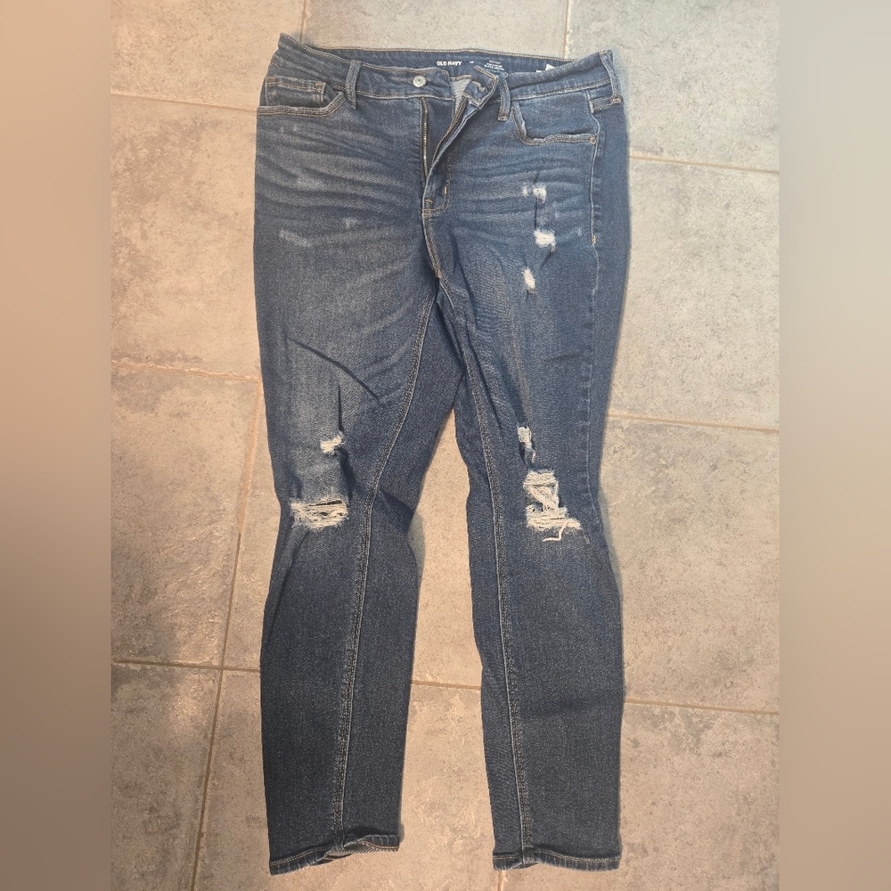 Old Navy High Rise Rockstar Distressed Super Skinny Jeans